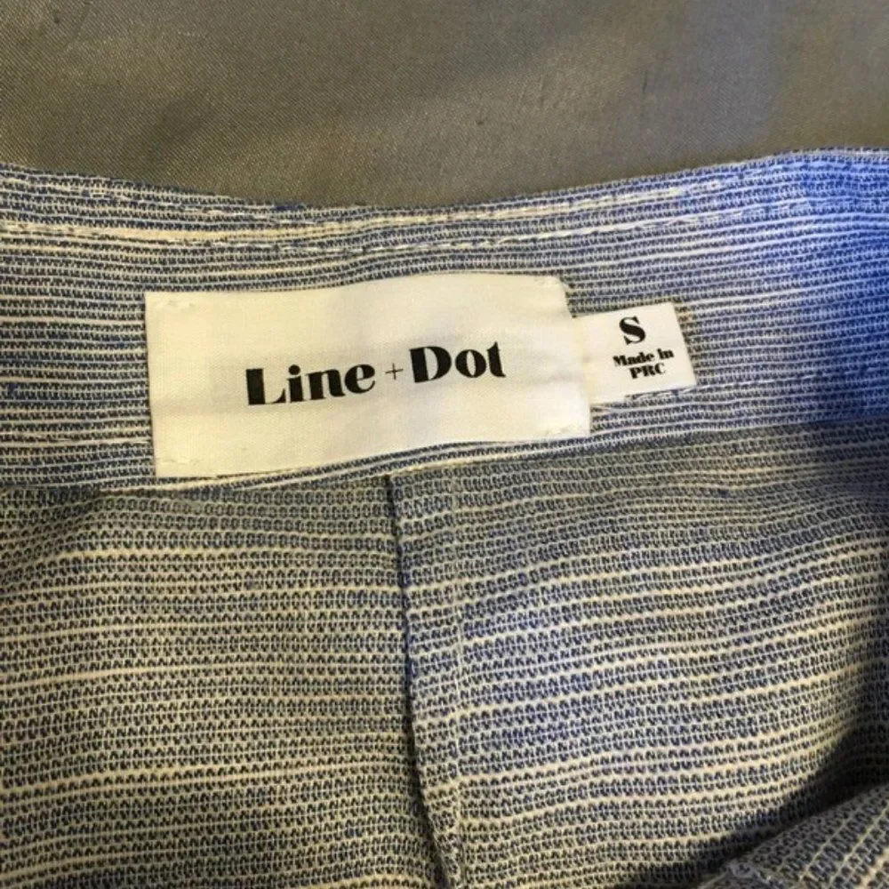 Line + Dot‎ small blue shorts
